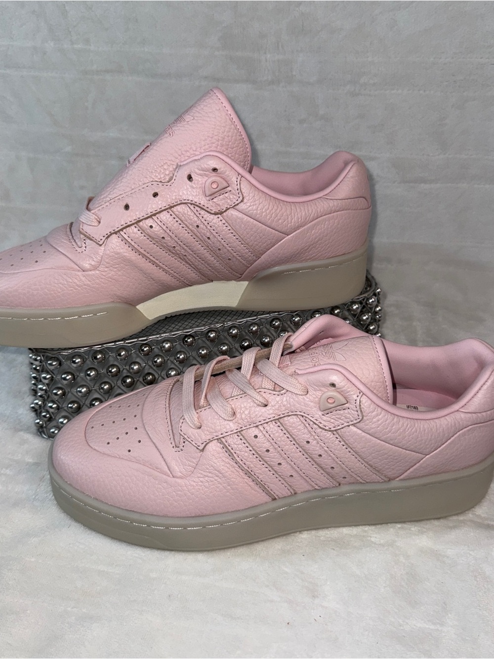 Brand New! Adidas Rivalry Lux Low Sandy Pink Ivory Leather IF7183   10.5W  9.5M